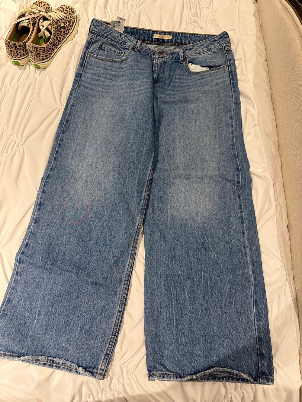 Levi’s Women Jeans Low Loose 32 x 30 EUC